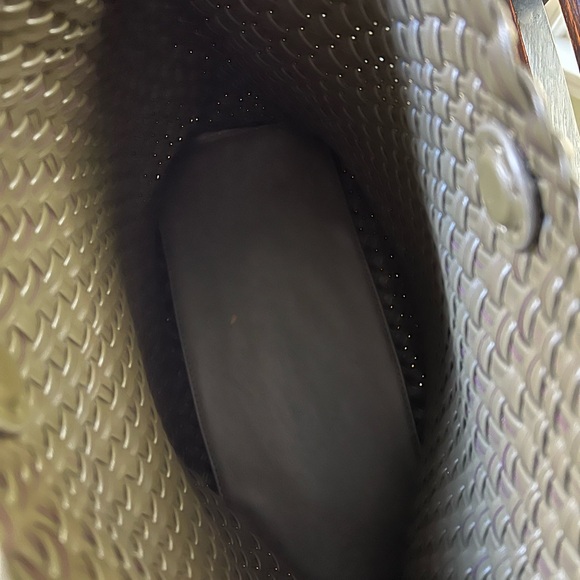 Stylish vegan woven shoulder bag -olive green REDUCED! - Picture 3 of 12